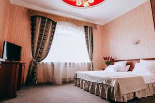 Гостиница Отель Бридж Краснодар Стандартный номер с кроватью размера «king-size»-7
