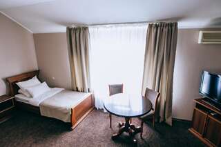 Гостиница Отель Бридж Краснодар Двухместный номер с 2 отдельными кроватями-8